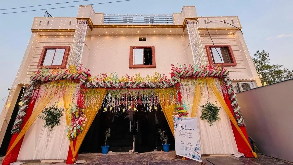 RADHA KRISHNA PALACE in Gorakhpur