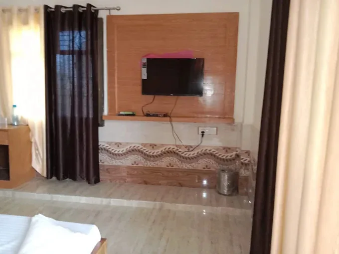A5 Hotel And Dormitory in Gorakhpur - photo 4