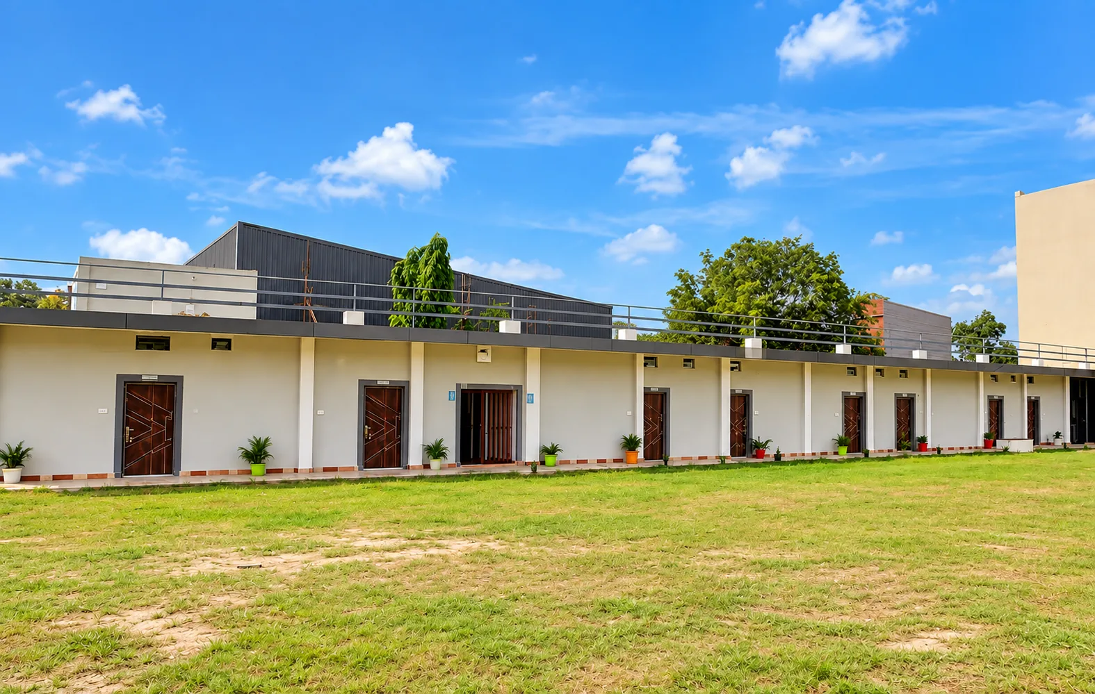 Hotel Aparna and Marriage Hall in Balrampur