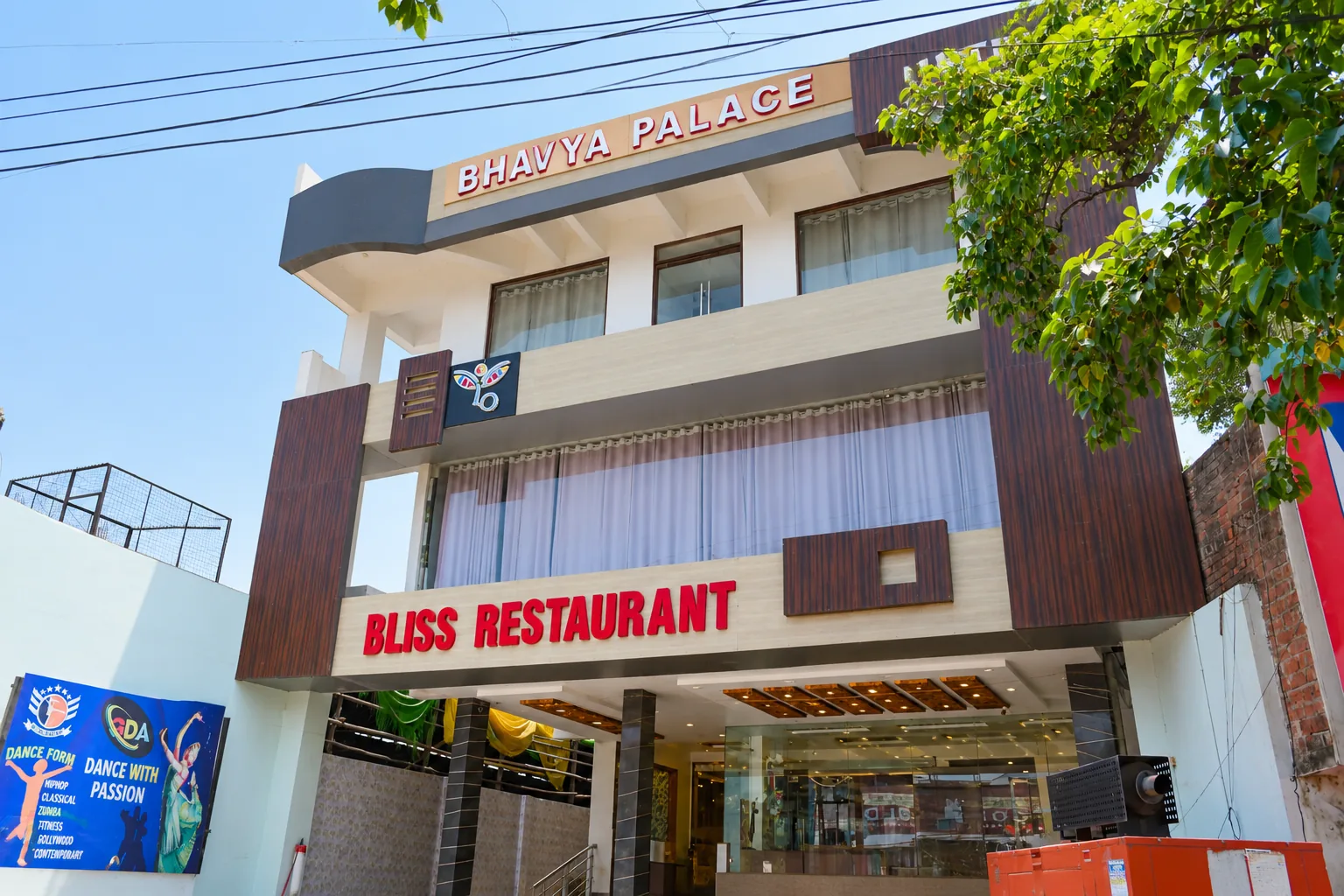 Hotel Bhavya Palace in Basti