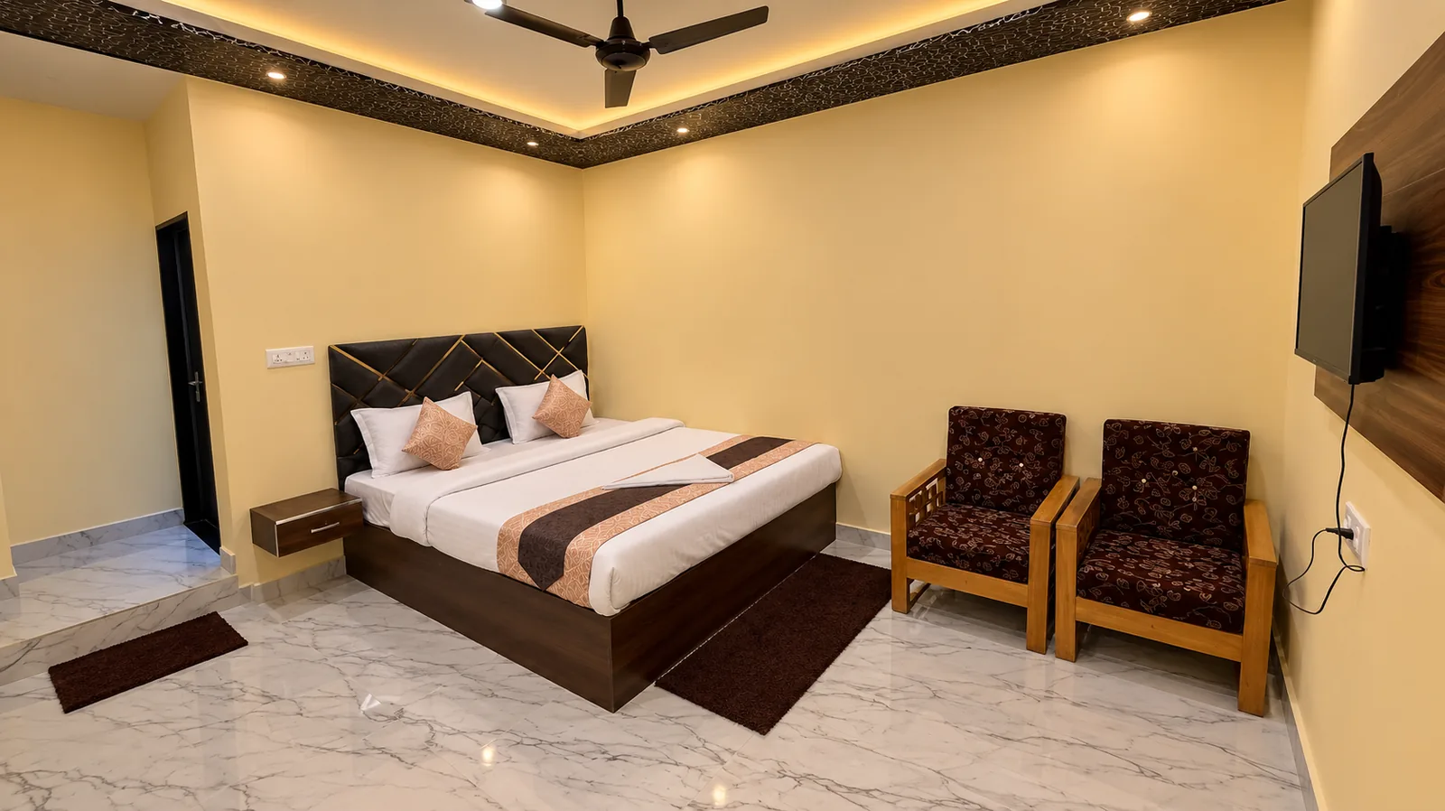 Hotel Blue Heaven in Gorakhpur - photo 4