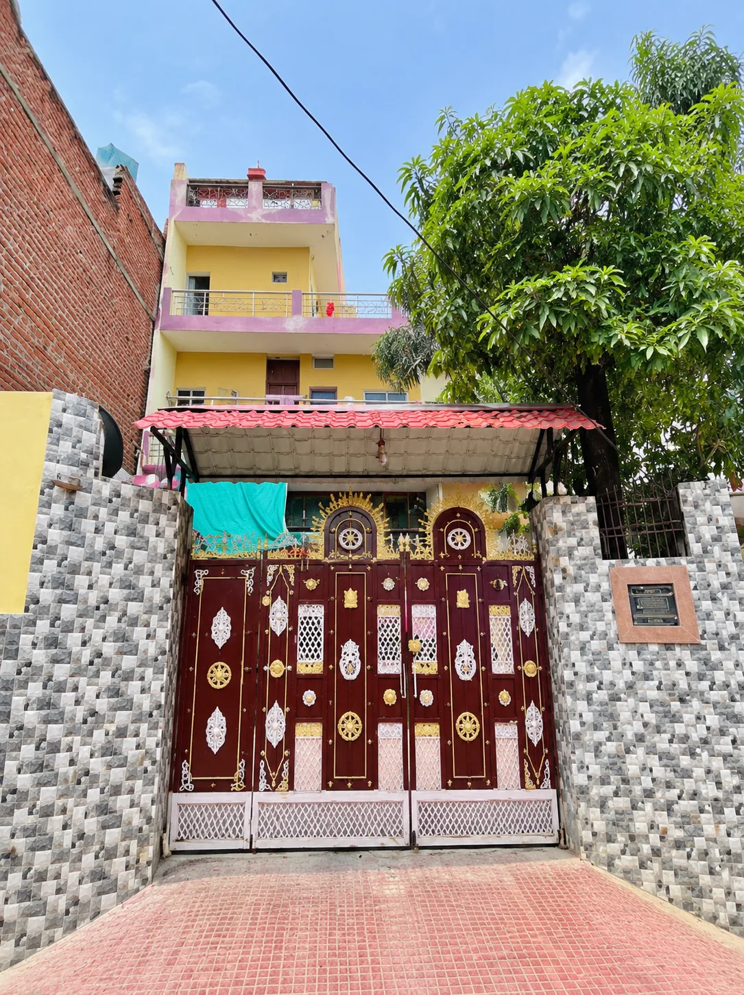 Hotel Radha Krishna Stay in Gajipur