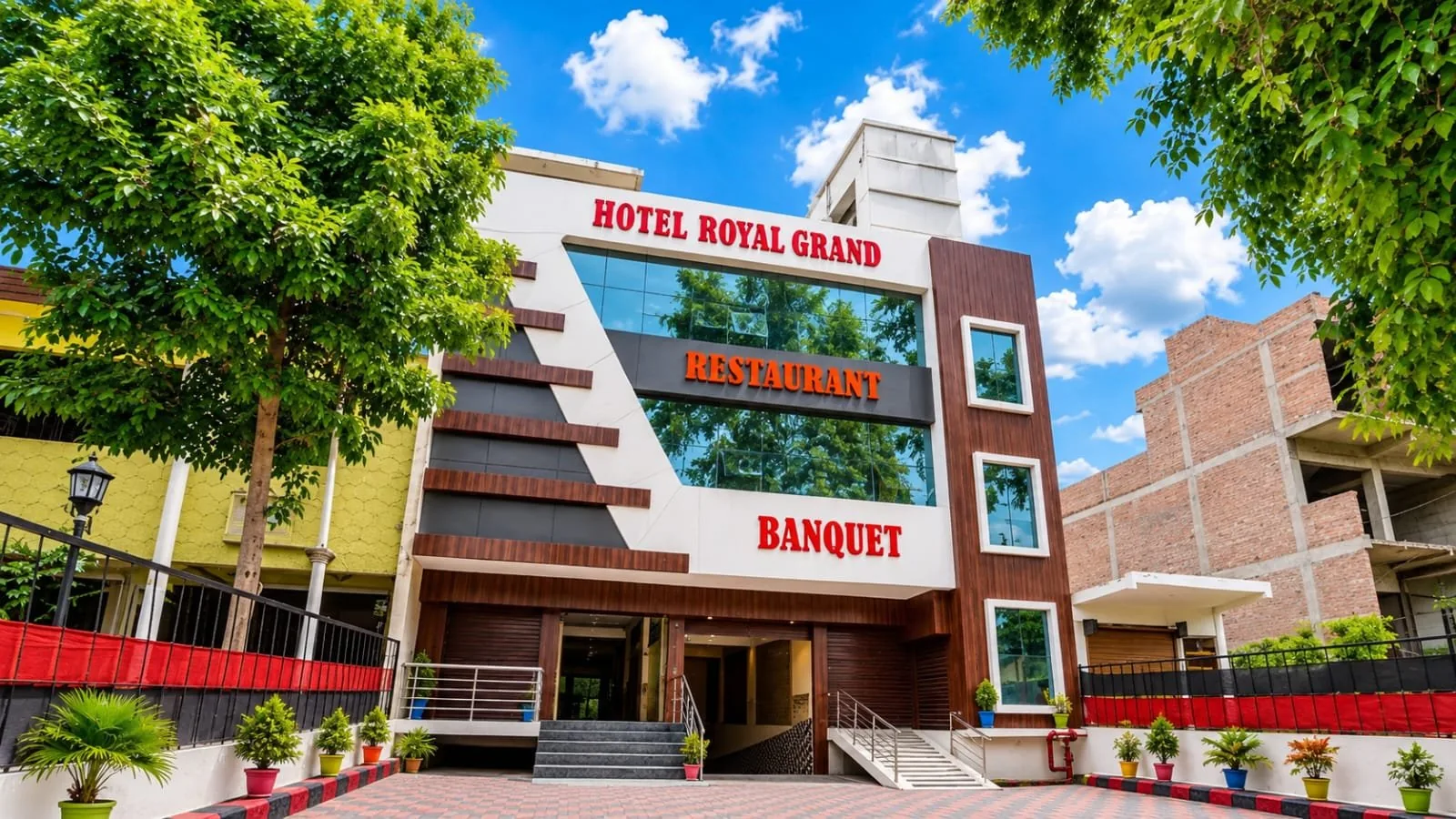 HOTELS ROYAL GRAND in Deoria
