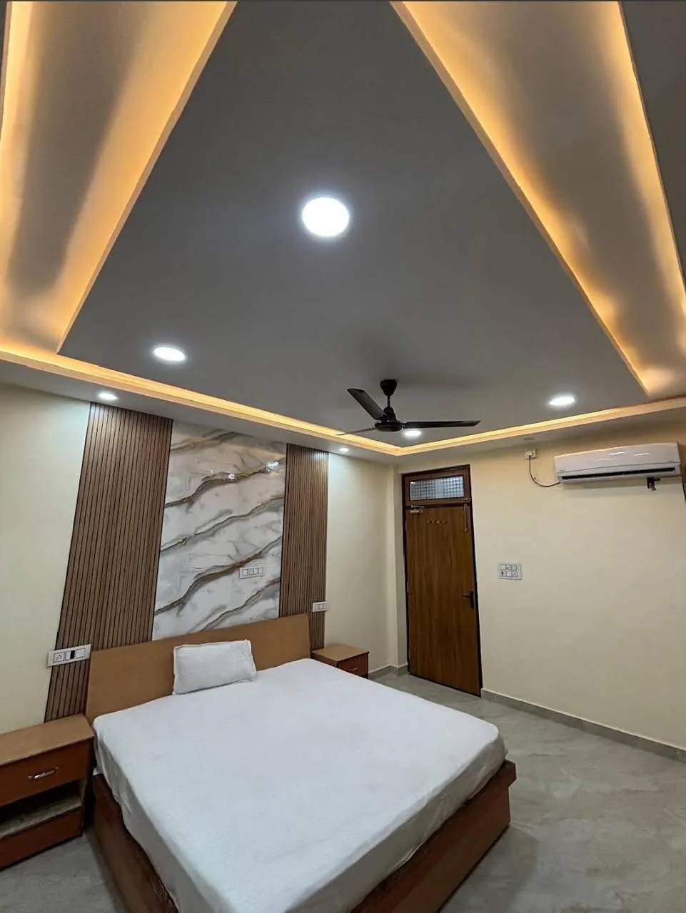 Kunj Stayz in Gorkhapur - photo 5