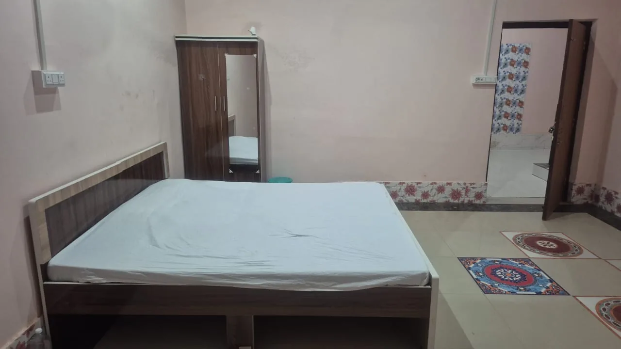New Janta Hotel in Hata - photo 5
