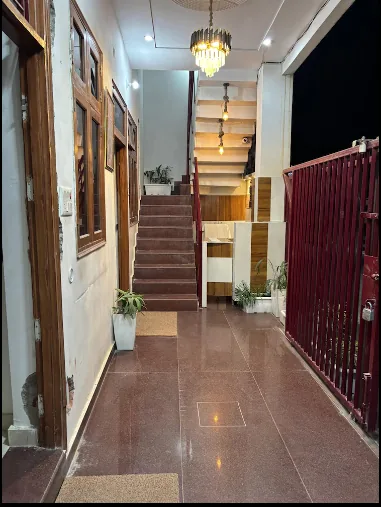 Majestic Manor hotel photo 3