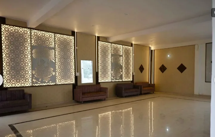 Radha Krishna Palace in Gorakhpur - photo 4