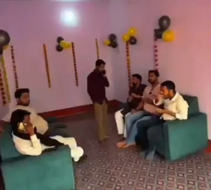PATHIK NIWASH GUEST HOUSE in Kaptainganj - photo 4