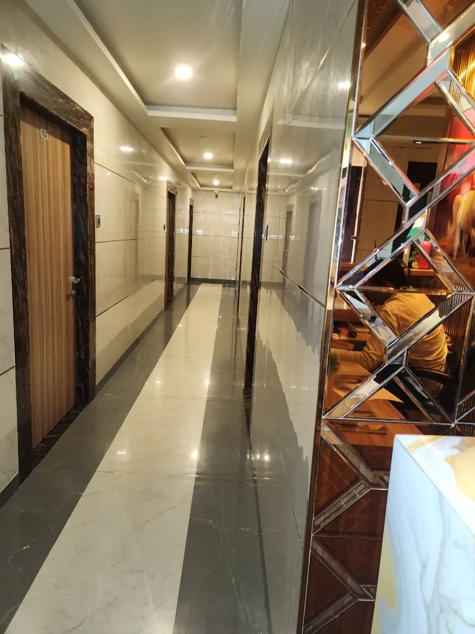 ELEPHANT HOTELS in Deoria - photo 3