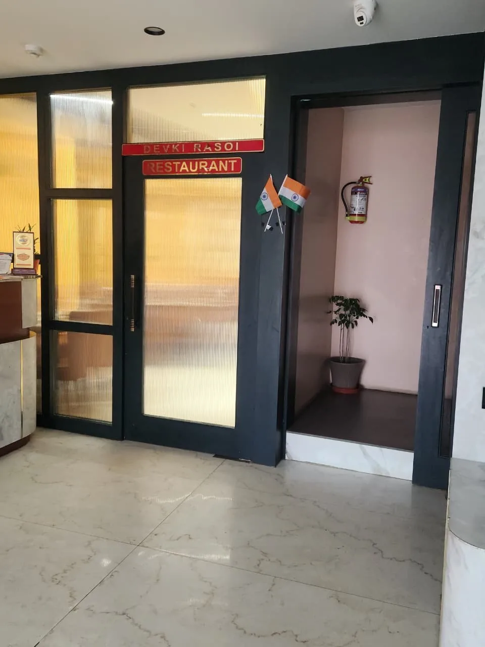 HOTELS DEVKI INN in Gorakhpur - photo 2