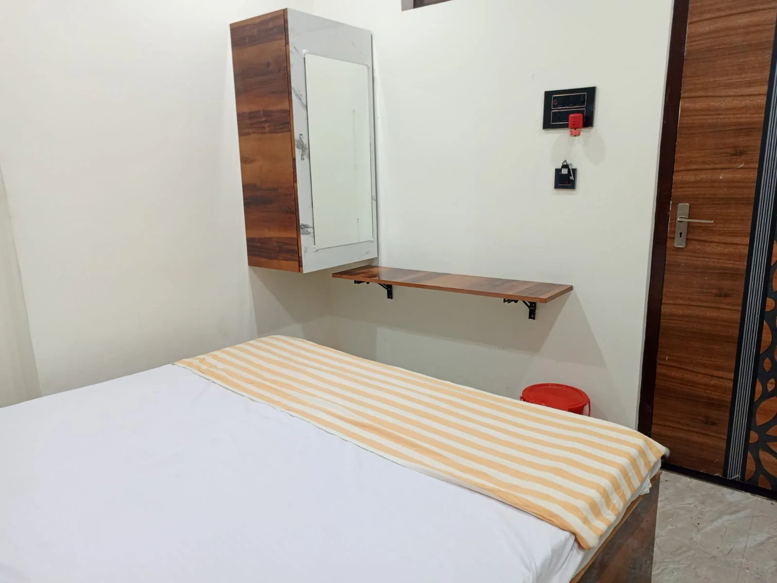 Hotel Vantage in Maharajganj - photo 4