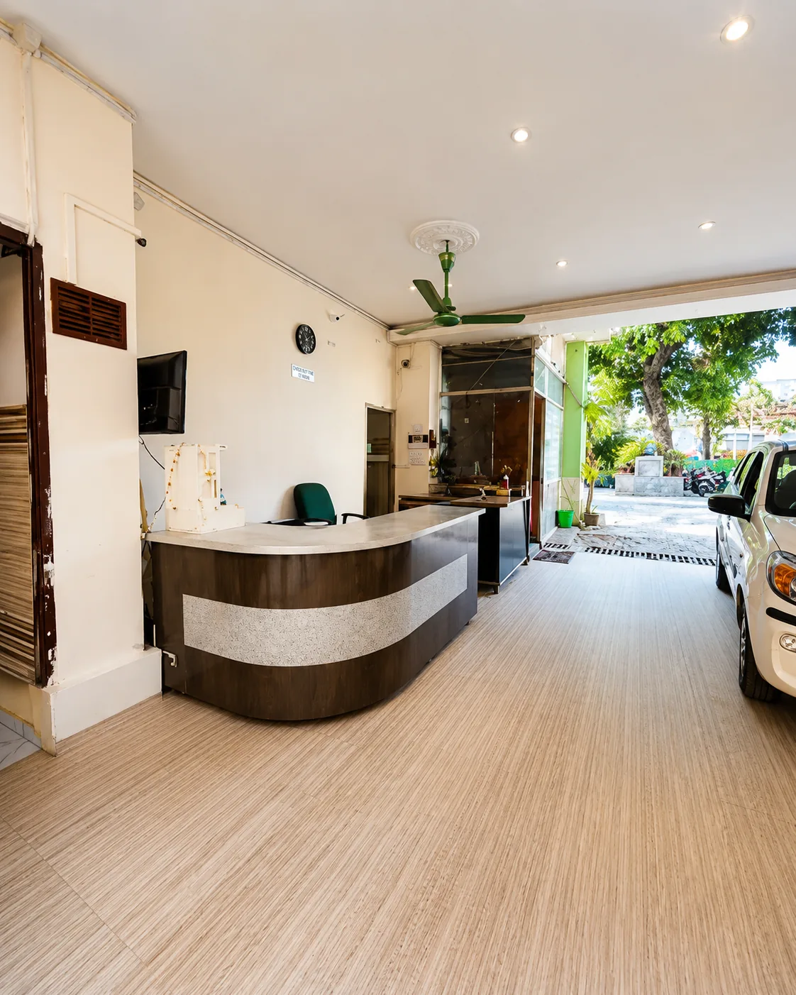 Hotel Apsara in Deoria - photo 5