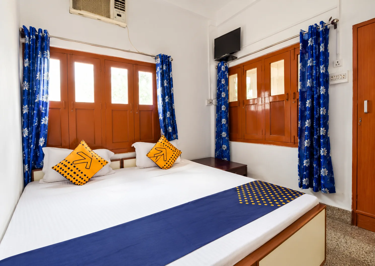 Hotel Radiant in Azamgarh - photo 2