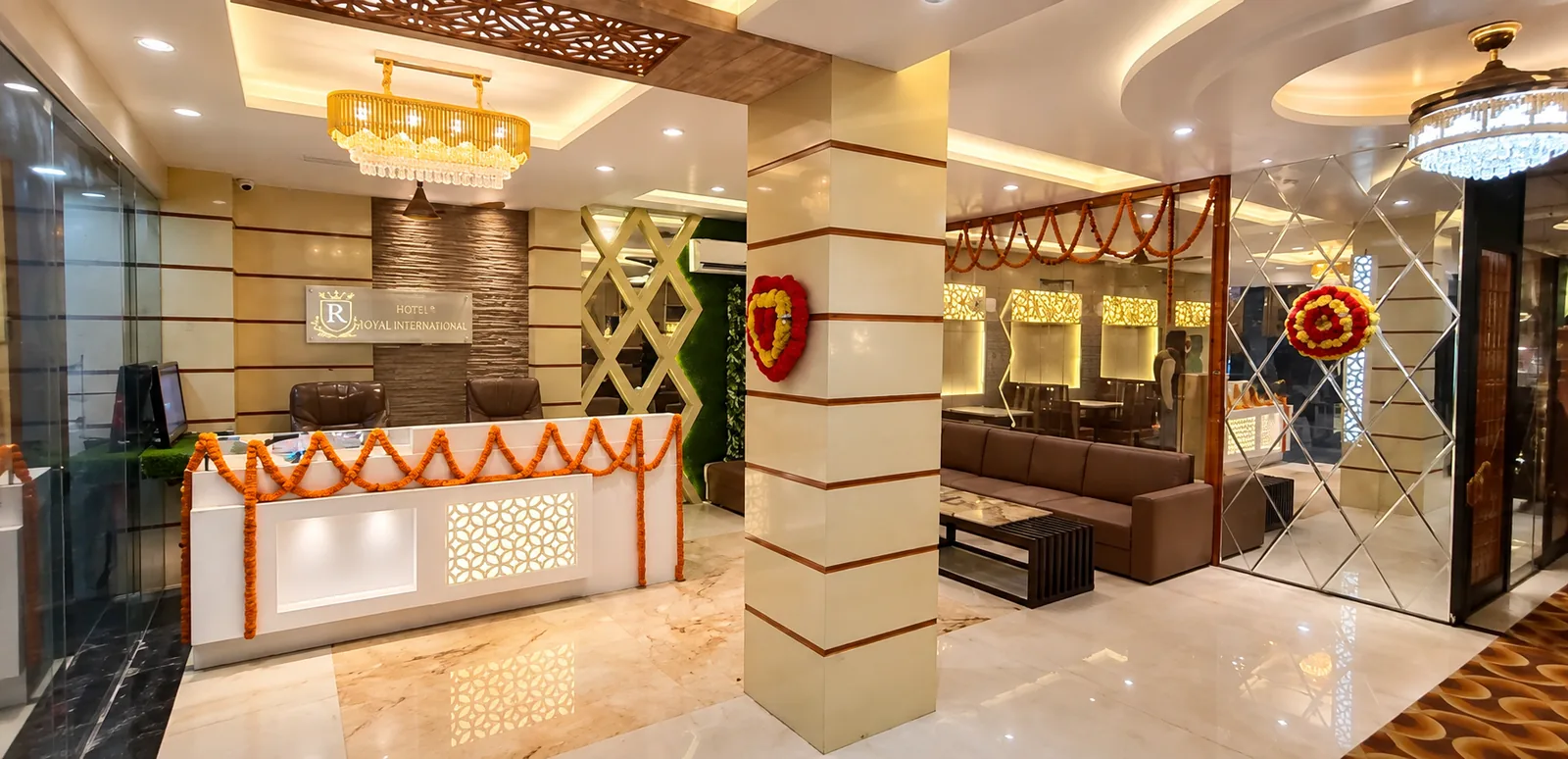 Hotel Royal International in Padrauna - photo 3
