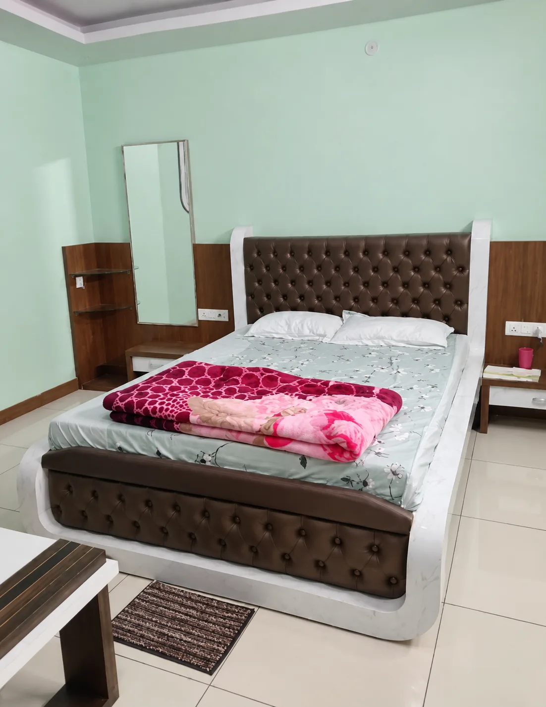Hotel Royal International in Padrauna - photo 5