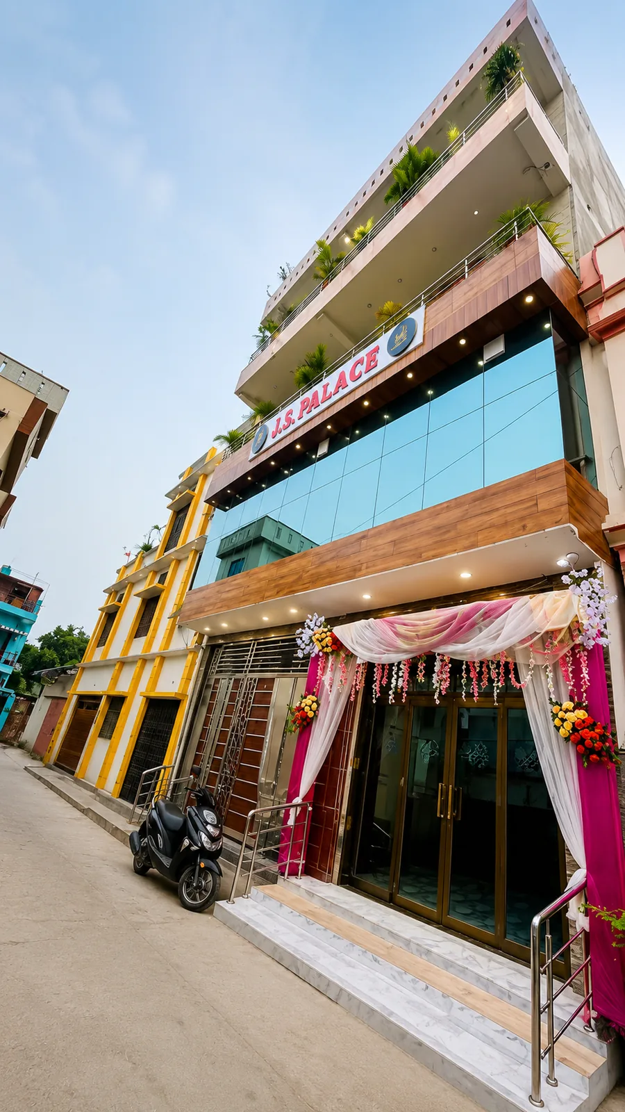 J.S.Palace Hotel & Banquet hotel photo 3