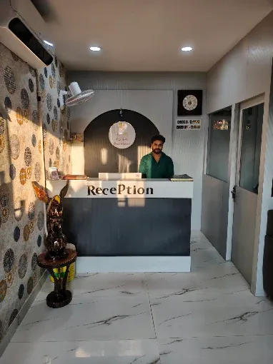 Hotel Yunay in Gorakhpur - photo 4