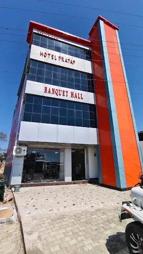 Hotel Pratap in Maharajganj